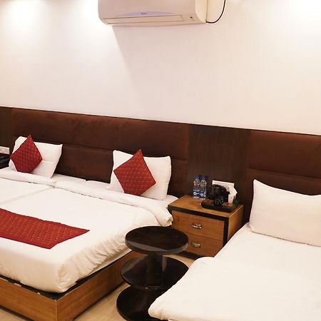 Hotel O Delhi, Near Karol Bagh Main Market And Metro Station Yeni Delhi Dış mekan fotoğraf