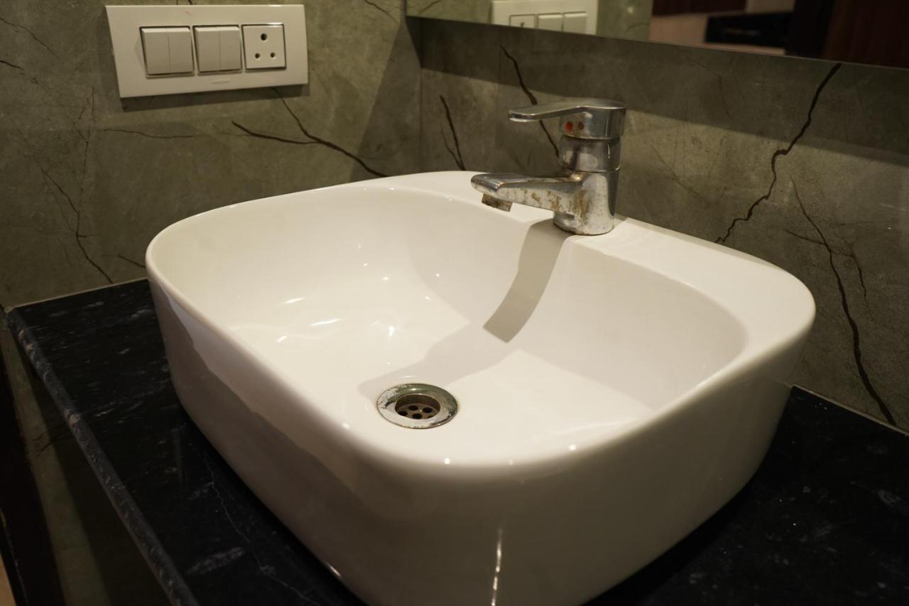 Hotel O Delhi, Near Karol Bagh Main Market And Metro Station Yeni Delhi Dış mekan fotoğraf