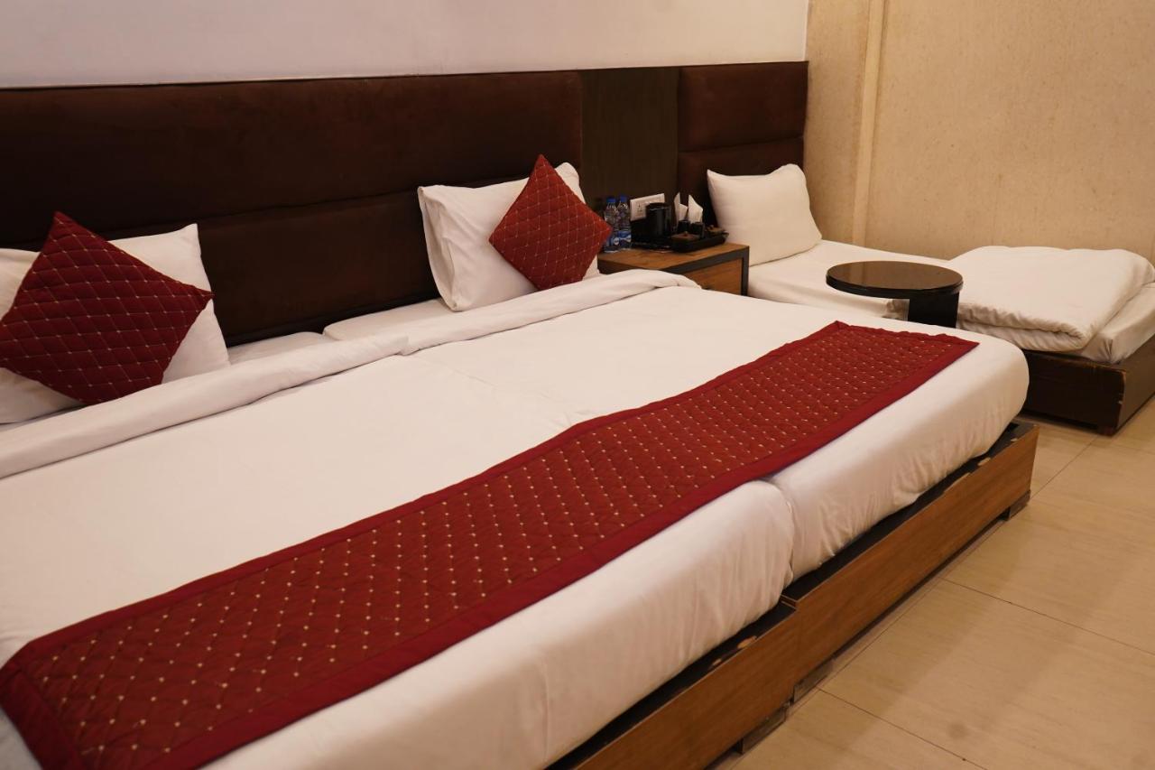 Hotel O Delhi, Near Karol Bagh Main Market And Metro Station Yeni Delhi Dış mekan fotoğraf