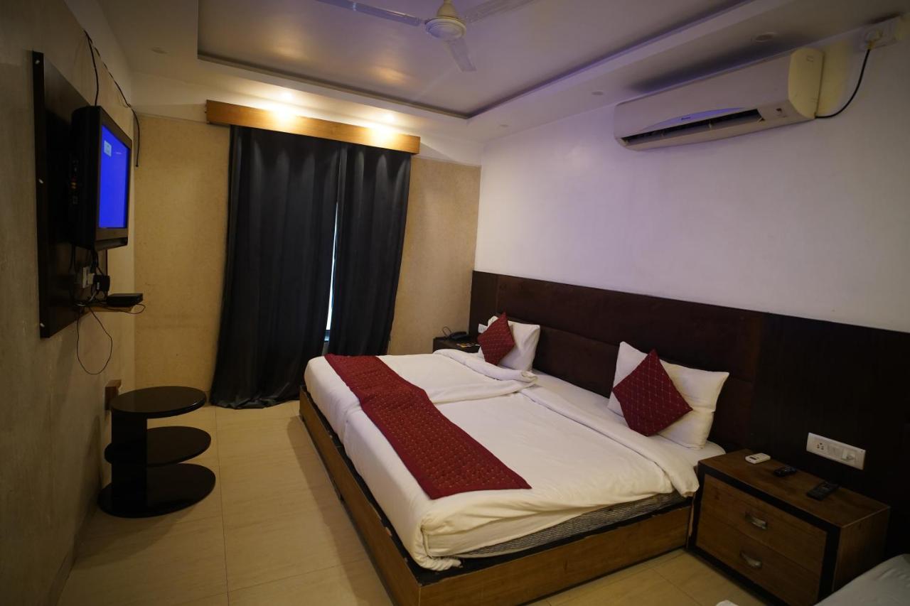 Hotel O Delhi, Near Karol Bagh Main Market And Metro Station Yeni Delhi Dış mekan fotoğraf